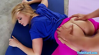 Aj Applegate Si Užíva Zmyselnú Deepthroat Techniku V Joge Inšpirovanom Prostredí.