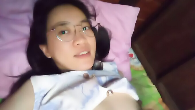 Video Voyeuristik Gadis Asia Amatir Buatan Sendiri