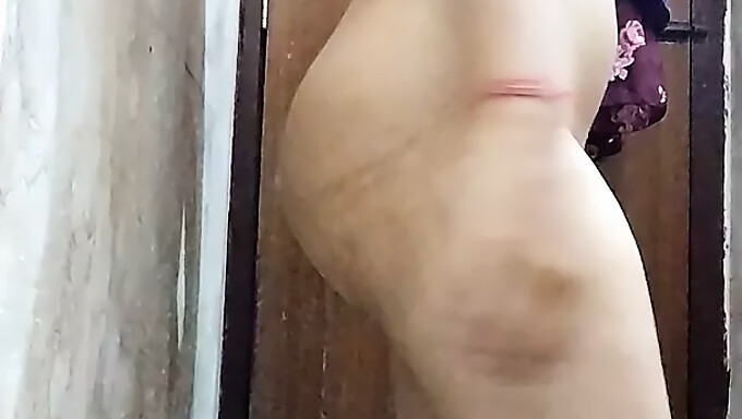 Domáce Video Desi Bhabhi S Prstovaním A Špinavými Rozhovormi